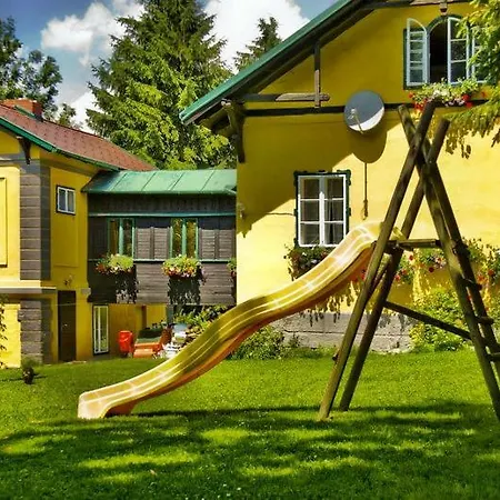 Ferienhaus Krieglach בית נופש *